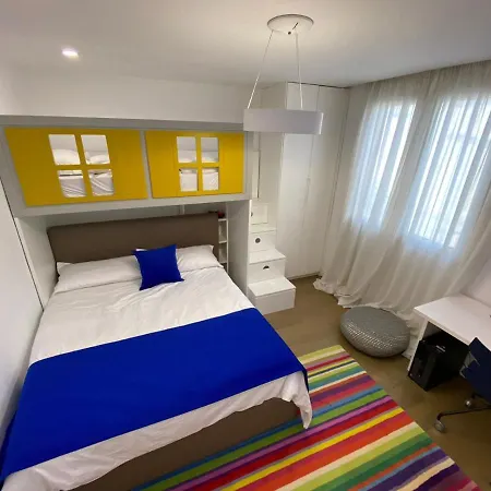 Lägenhet Cozy & Stylish Tirana